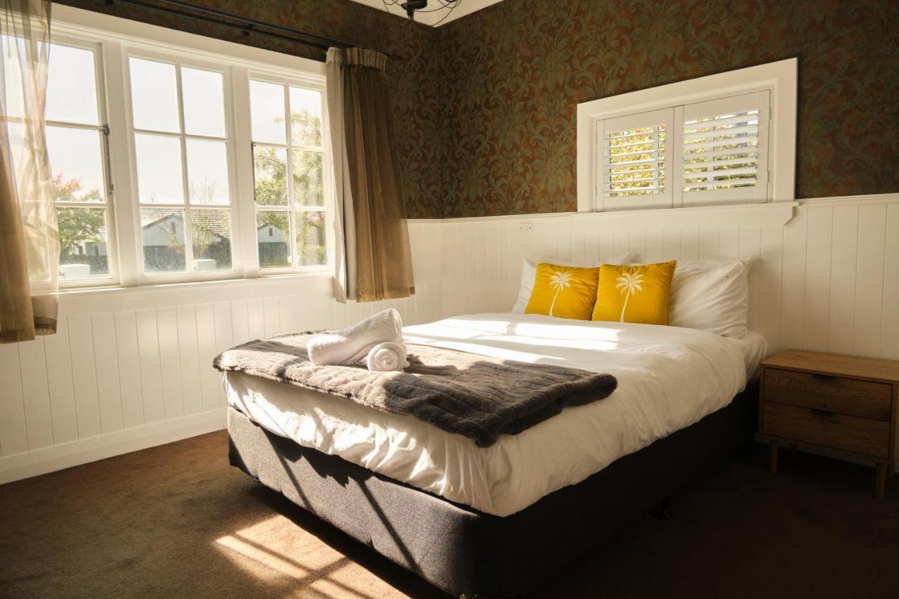Victorian Designs - Spacious Home In Rotorua Central Bagian luar foto