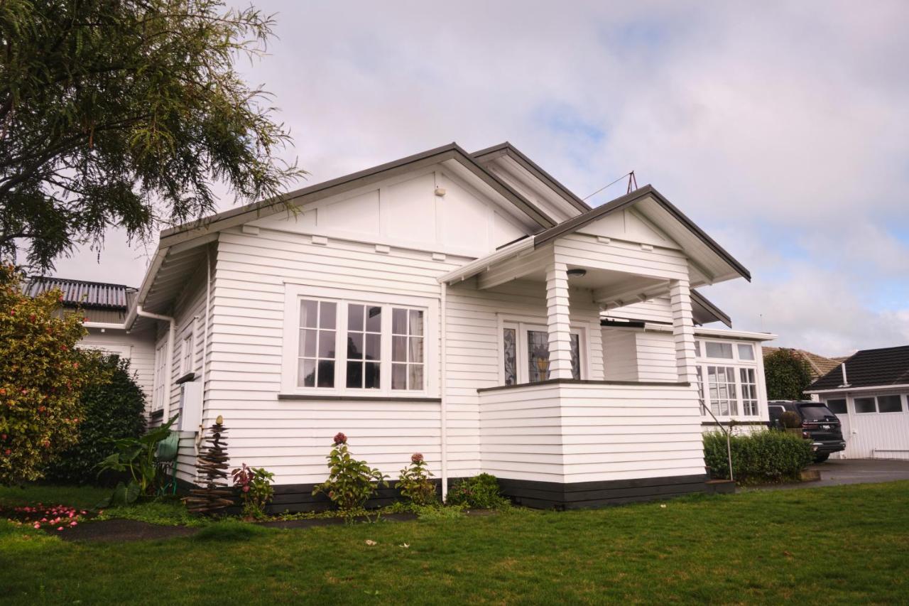 Victorian Designs - Spacious Home In Rotorua Central Bagian luar foto